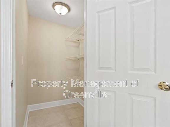 5th image of 103 Sterling St