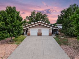 1201-1205 Raven Pl, Loveland, CO