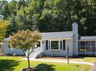 1228 Pinehurst Rd, Staunton, VA 24401