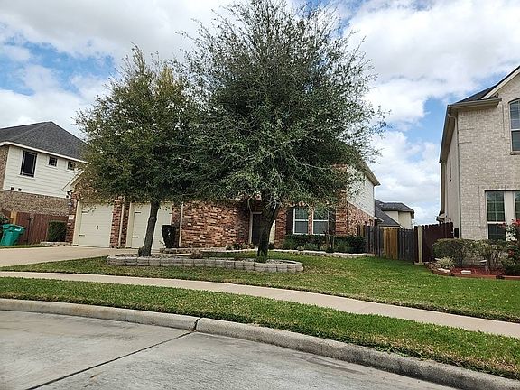 2nd image of 2503 Golf Ridge Cir