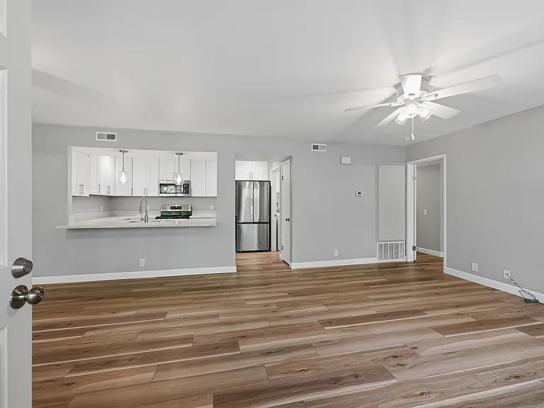 4060 Rosenda Ct #228 — Photo 4