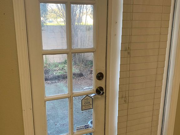 Door from Kitchen to back patio