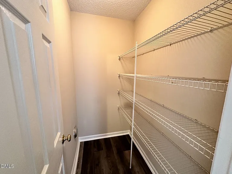 2112 Walnut Bluffs Ln — Photo 16