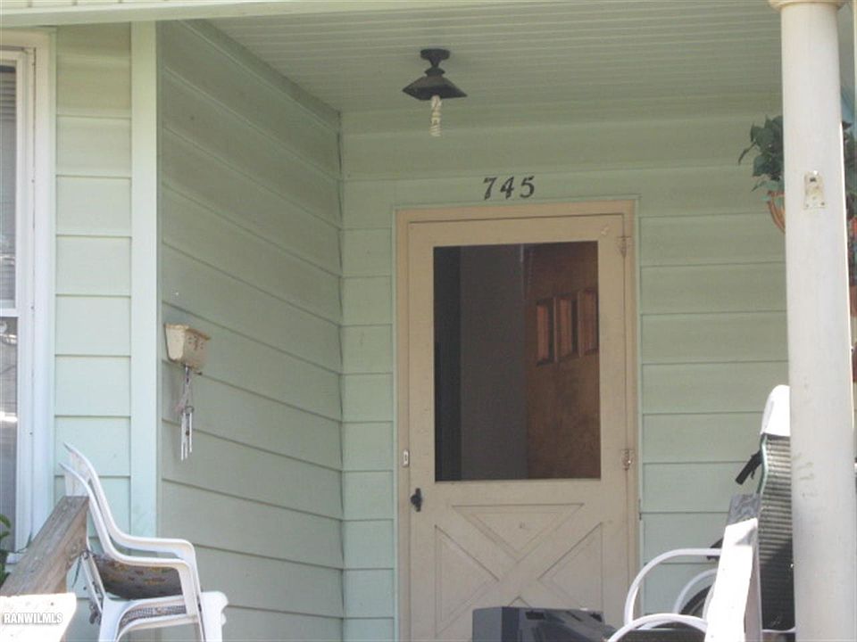 2nd image of 745 W Elk St