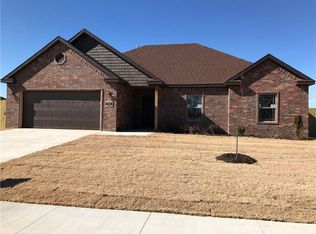 920 Rucker Dr, Pea Ridge, AR 72751