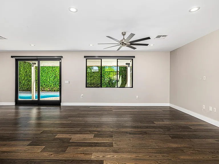 3821 E Devonshire Ave — Photo 32