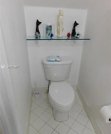 5th image of 3375 NE 15th Dr #106-12