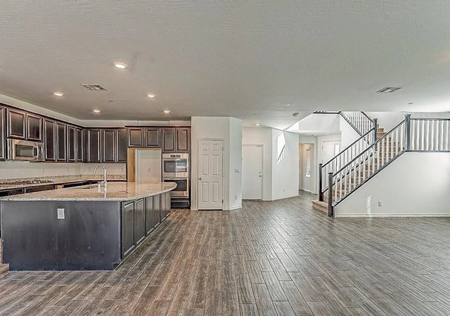 Gated 2 Story Home in Henderson — Photo 4