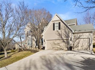 7665 Lichtenauer Ct, Shawnee, KS 66217