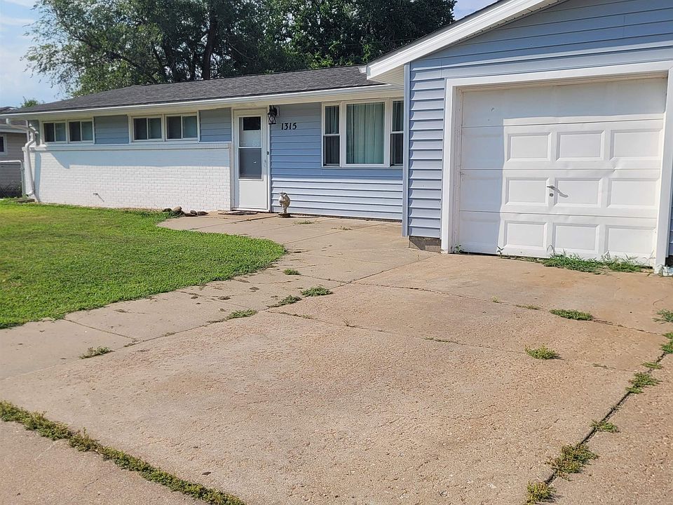 2nd image of 1315 Kingston Dr