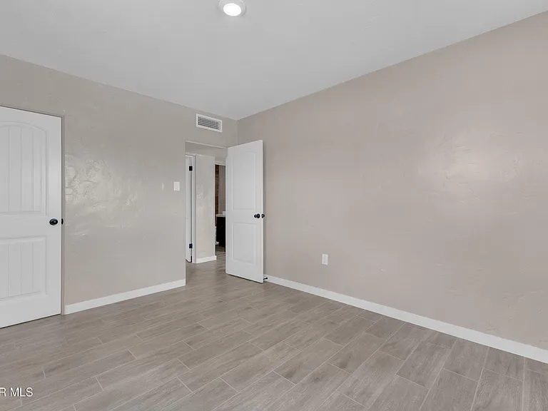 8931 Robert Dr #EL — Photo 16