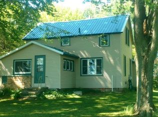 W10702 Oak Rd, Bear Creek, WI 54922