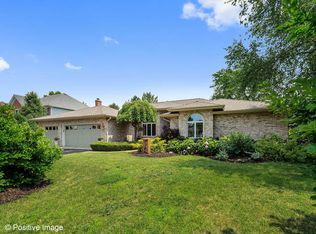 8809 Lake Ridge Dr, Darien, IL 60561