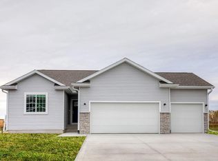 605 Sunset Dr SE, Altoona, IA 50009