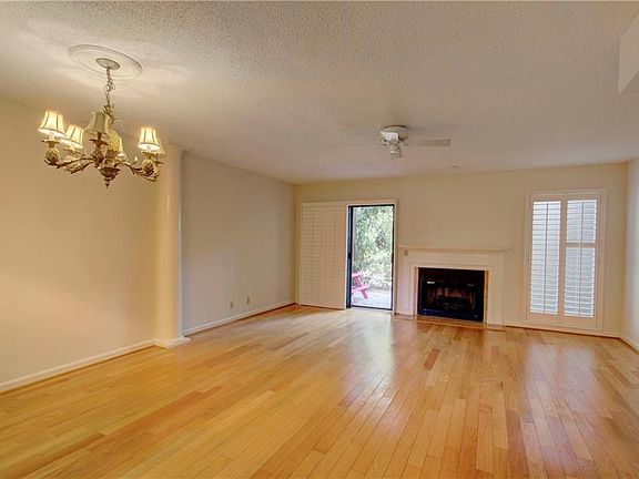 5th image of 107 Barkentine Ct
