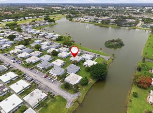 30 Waterford Cir #B, Delray Beach, FL 33446