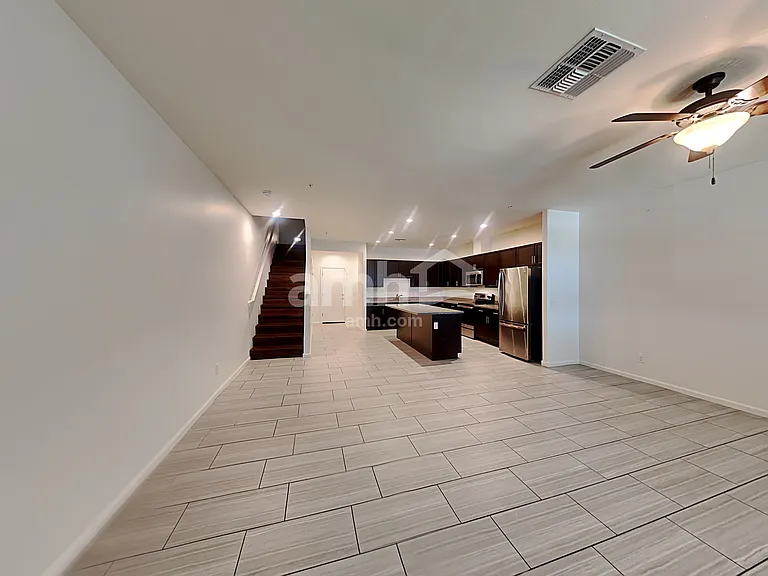 20788 W Thomas Rd — Photo 7