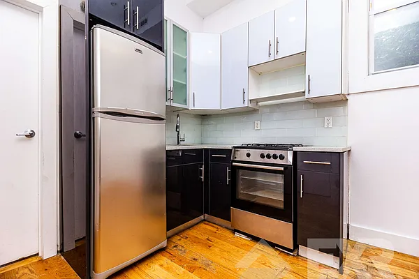 Rented by EXR | media 4