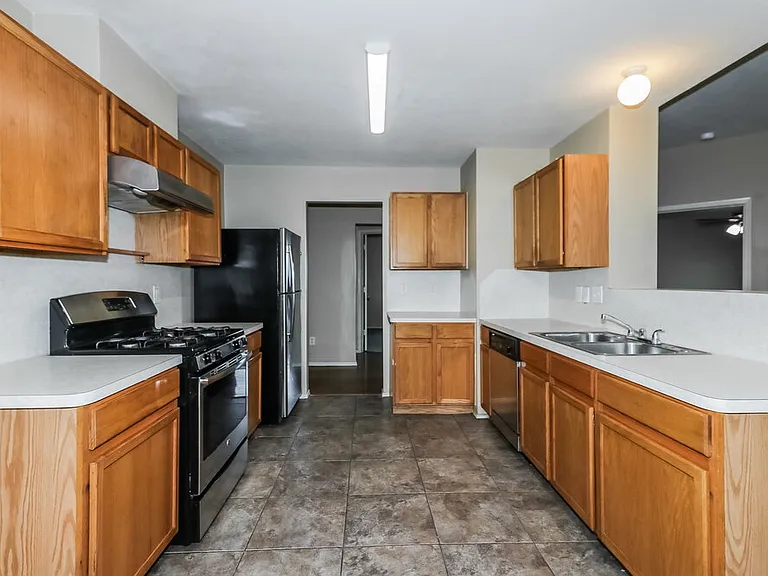 6618 Sutton Meadows Dr — Photo 7