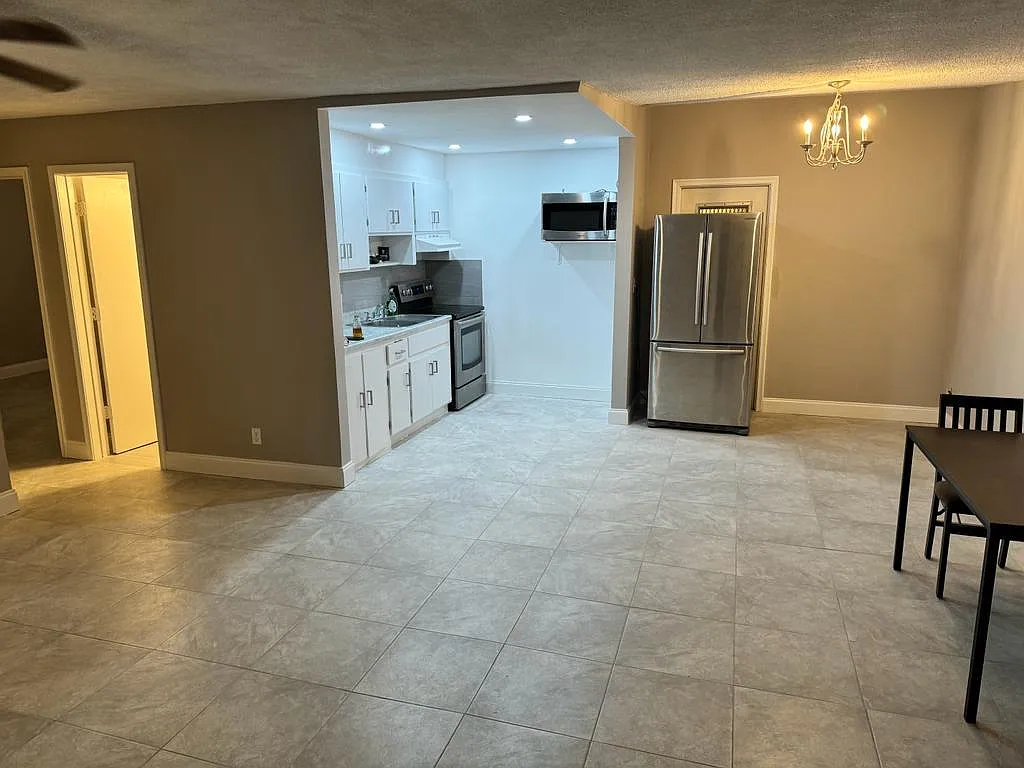 2 bed, $2,390 — Photo 4