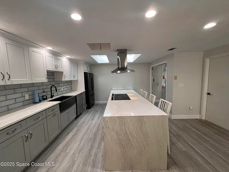377 Myrtlewood Rd — Photo 4