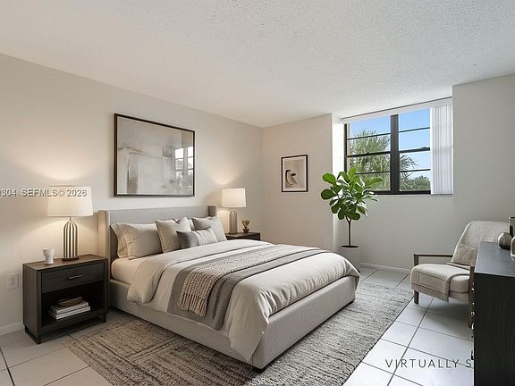 4th image of 10425 SW 112th Ave APT 302