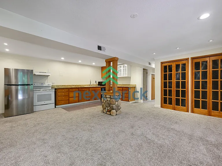 21638 SE 32nd Pl — Photo 7