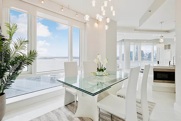 Sold by Harbor Properties International LLC | media 2