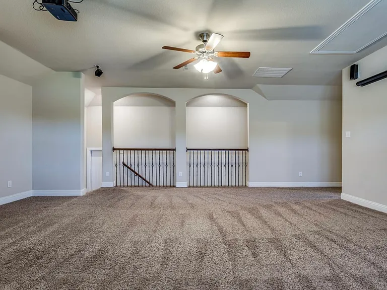 909 Sunnyvale Dr — Photo 19