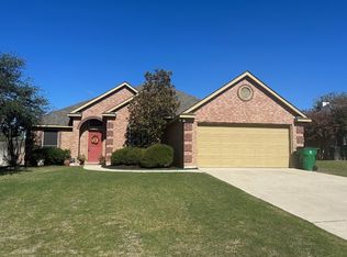 110 Ridge View Ct, Decatur, TX 76234