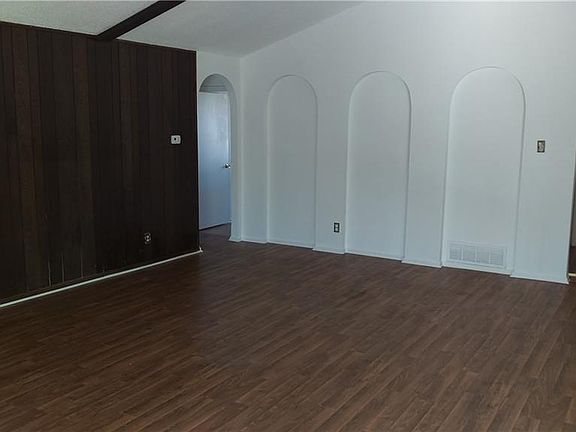 2nd image of 1216 Briarcove Dr