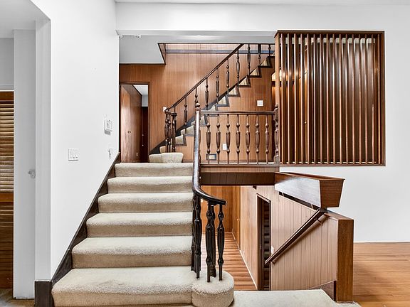 4th image of 642 W 53rd Ave