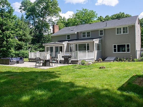4th image of 69 Oak Hill Dr