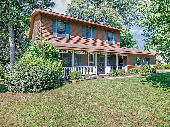 3rd image of 1661 Helen Dr