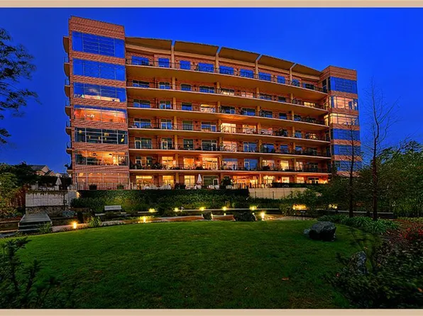 3 Waterway Ct APT 3E, Spring, TX 77380