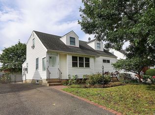 1200 Slabey Ave, Valley Stream, NY 11580