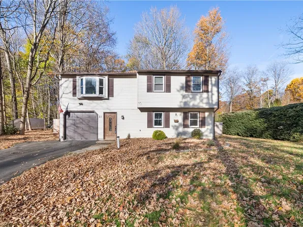 21 Ironwood Dr, Pennellville, NY 13132