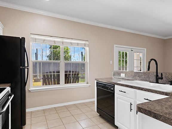 5th image of 13318 Colton Ln