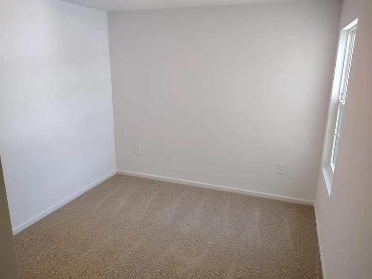 510 Redbud Rd — Photo 13