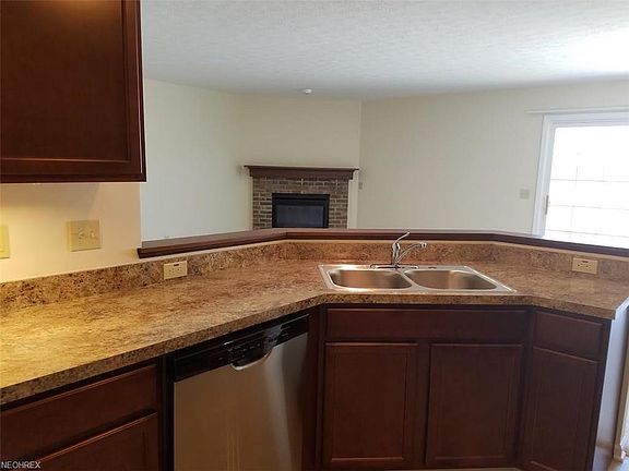 4th image of 111 Carrington Ct