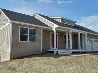 68 Sunningdale Drive Sunningdale Dr #25, Somersworth, NH 03878