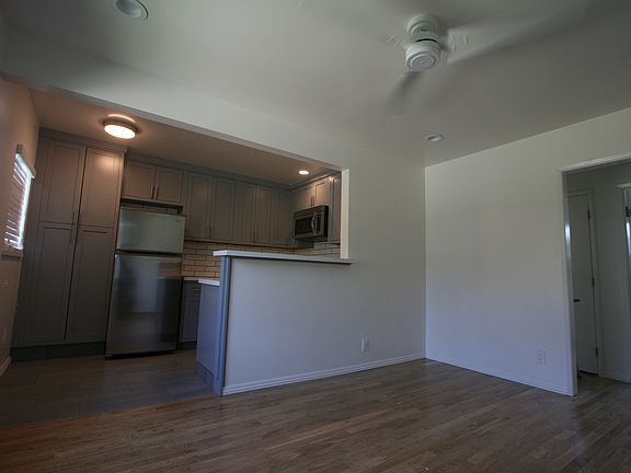 3rd image of 4814 Lincoln Ave APT C
