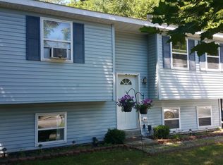 2 Geneva Dr, Queensbury, NY 12804