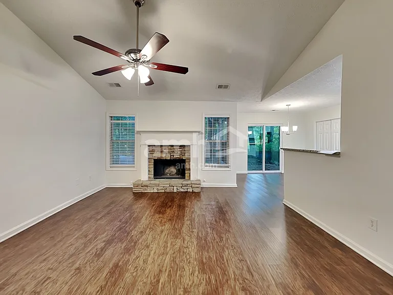 149 Waters Edge Dr — Photo 7