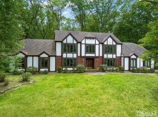 4 Derby Ln, East Brunswick, NJ 08902