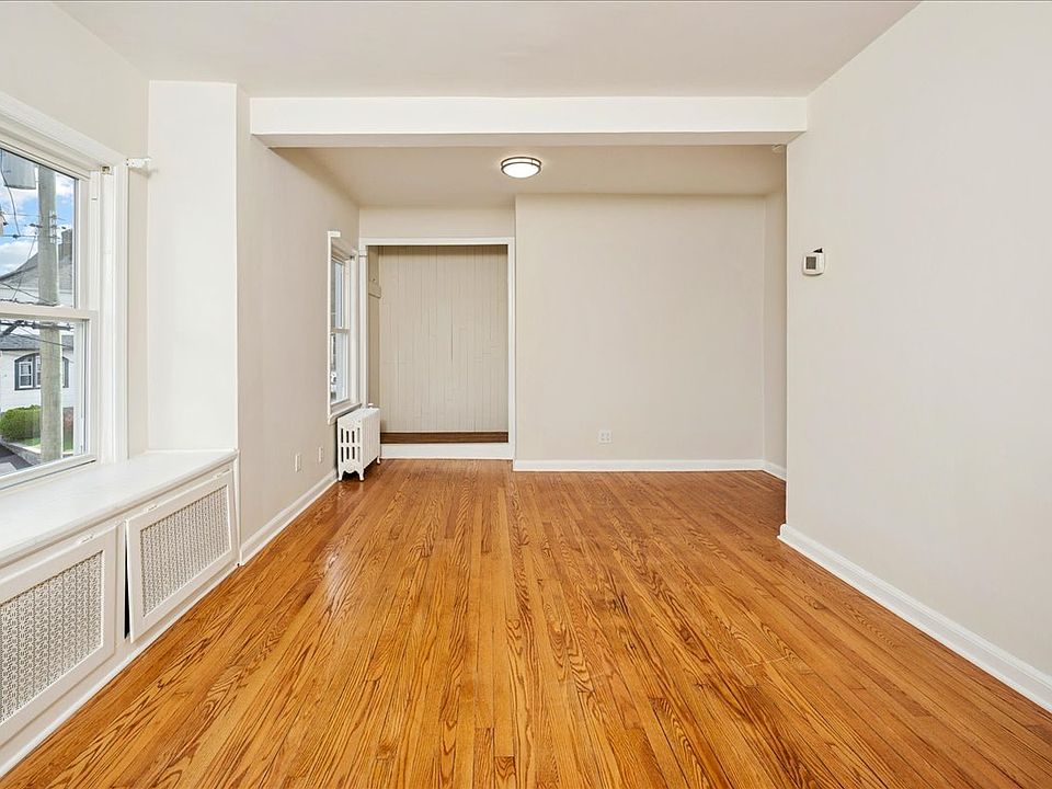 1st image of 42 Glen Rd Floor 3