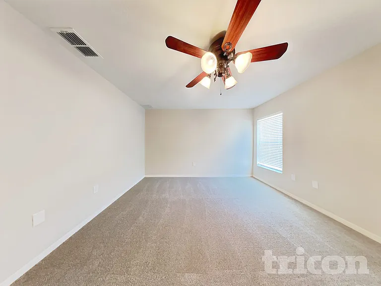505 Interlock St — Photo 7