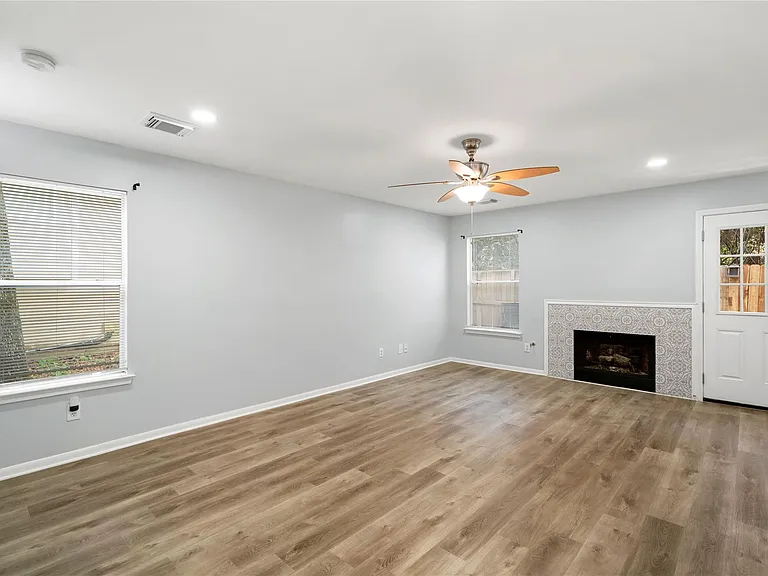 38 Walden Elms Cir — Photo 9
