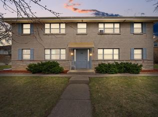7230 W Lakefield Dr, Milwaukee, WI 53219