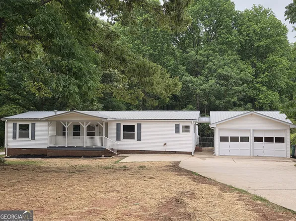 47 Forest Lake Rd, Pendergrass, GA 30567